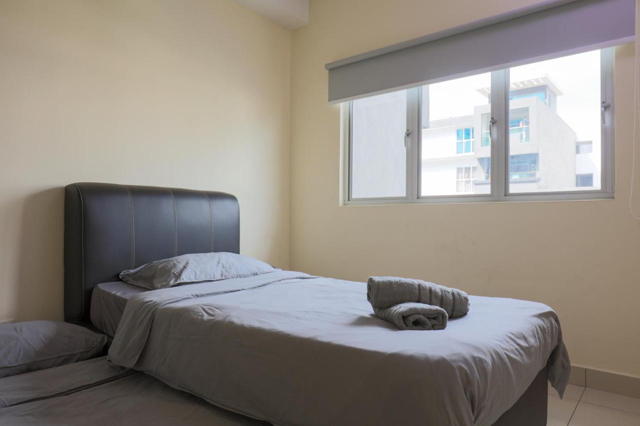 Cozy 2 Bedroom W Pool - 6 Pax - Kajang Ngoại thất bức ảnh